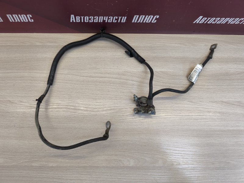 Клемма аккумулятора (минусовая)