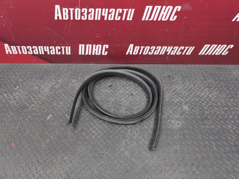 Уплотнитель двери