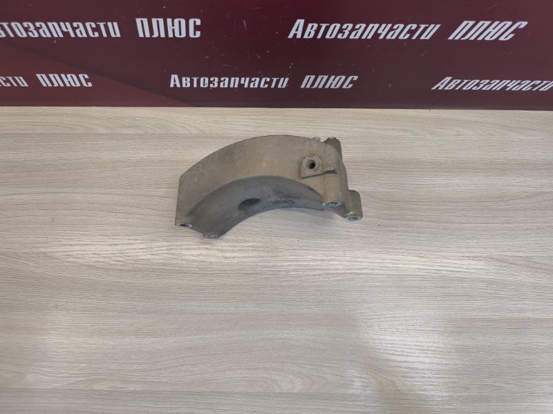 Кронштейн генератора