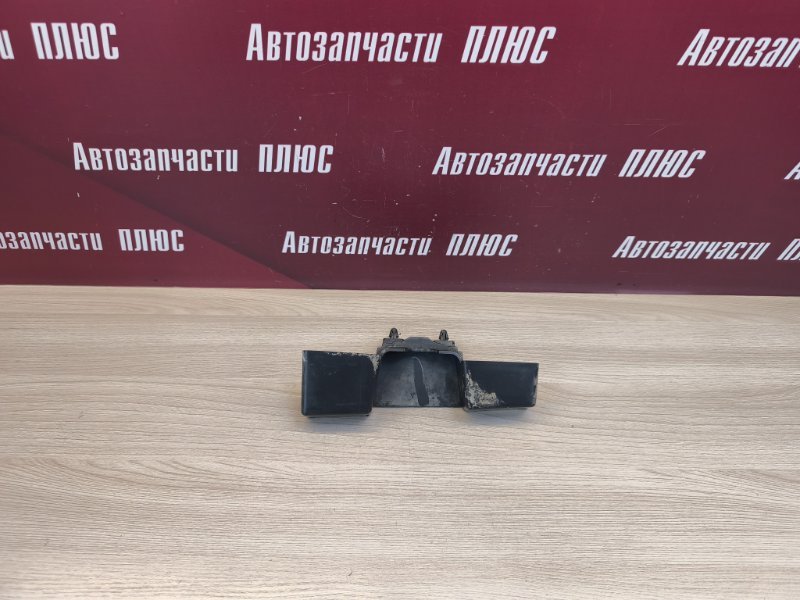 Дефлектор радиатора верхний