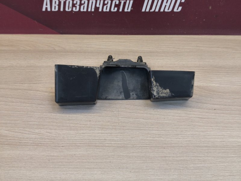 Дефлектор радиатора верхний
