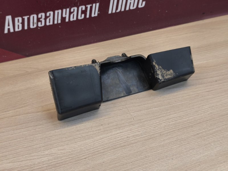 Дефлектор радиатора верхний
