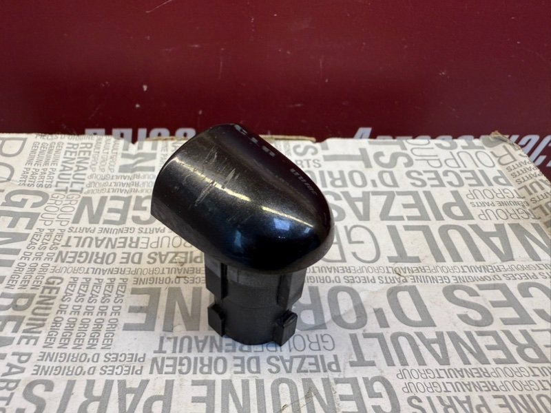 Заглушка ручки двери